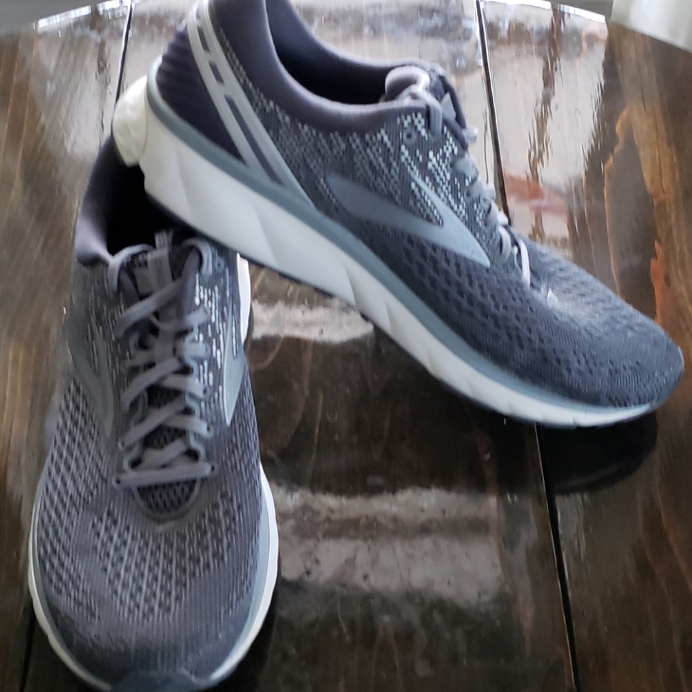 Brooks Ghost 11 Men's Running Shoe Size 14